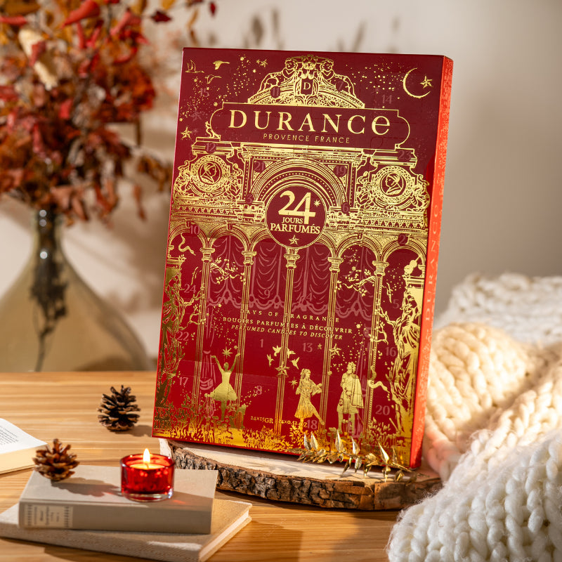 Durance Adventskalender 2026 mit 24 Duft-Teelichtern und rotem Glashalter