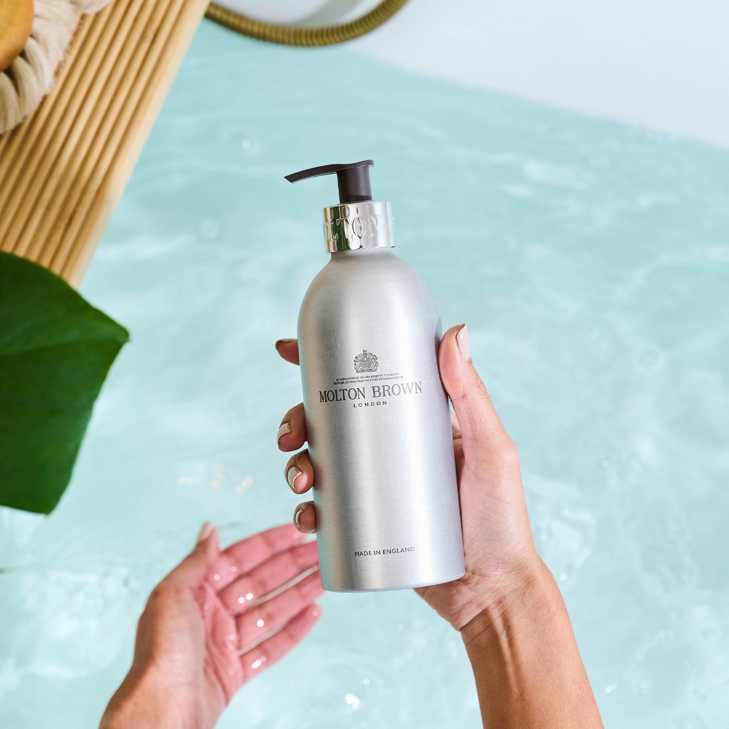 MOLTON BROWN Wiederbefüllbare Flasche Pink Pepper BW Duschgel 400ml